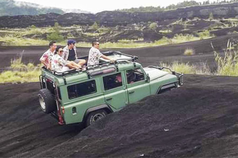 Bali Private Day Tour with Land Rover Car