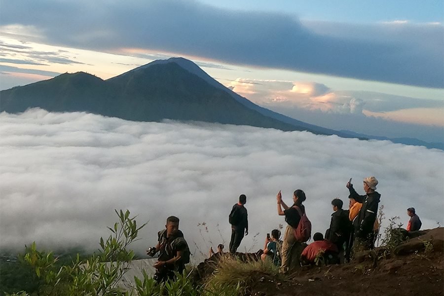 Bali: Mount Batur Sunrise Hiking and Natural Hot Spring