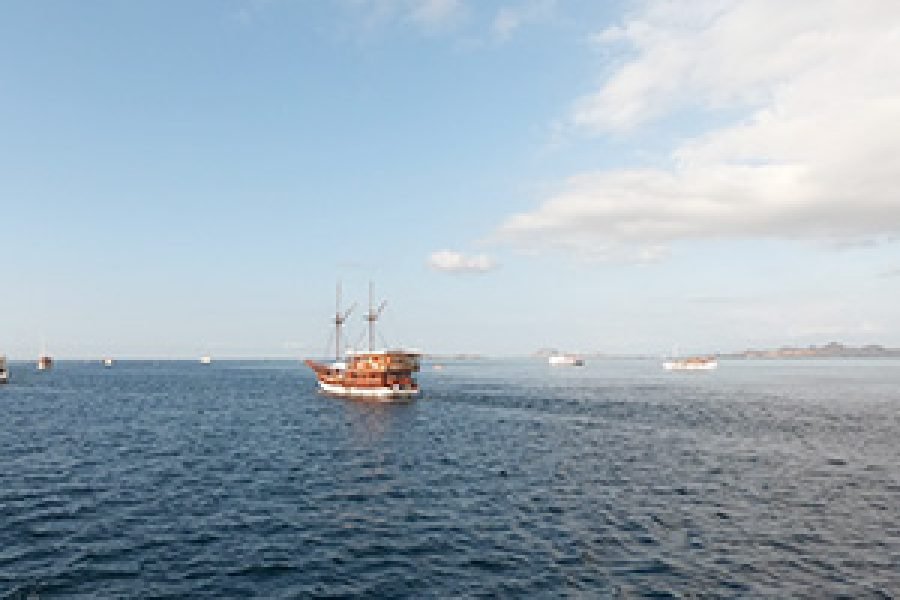 Bali Komodo Liveaboard, Lombok, Gili Islands & Nusa Penida Tour from Bali – 14 Days Luxury Archipelago Journey