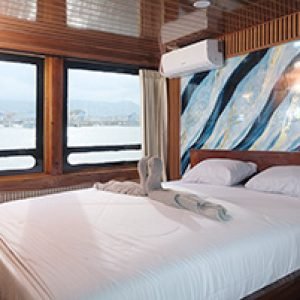 Boat to Sumbawa whale Shark and Private cabin