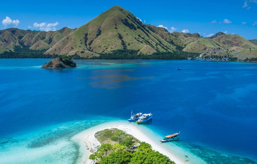 MEDIUM PHINISI 2 – KOMODO LIVEABOARD, FROM BALI