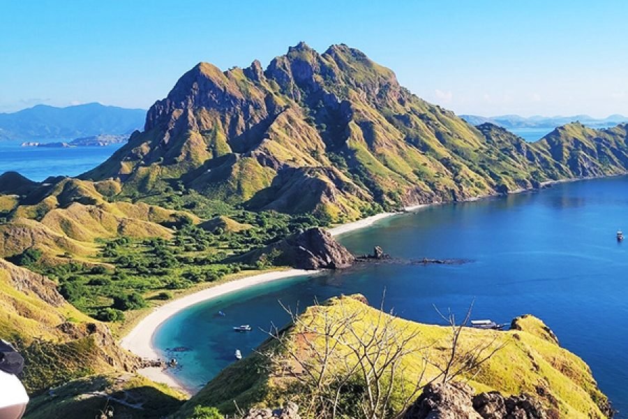 Komodo Island Private Day Tour – Luxury Island Hopping from Bali