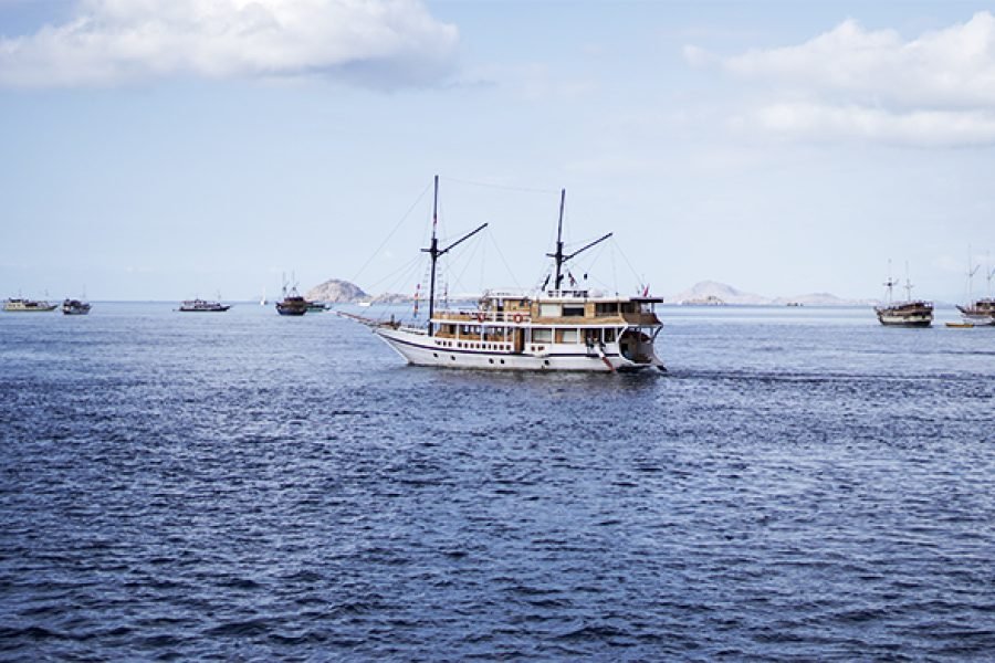 Komodo Dive Liveaboard 7 Days 6 Nights from Bali – Ultimate Diving Expedition