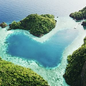 Luxury Private Misool Snorkeling Tour from Bali – 4 Days 3 Nights