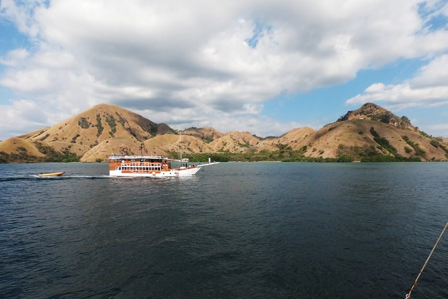 Bali Komodo Liveaboard, Lombok, Gili Islands & Nusa Penida Tour from Bali – 14 Days Luxury Archipelago Journey