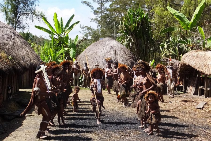 Baliem Valley Trekking and Tour 8 Days 7 Night