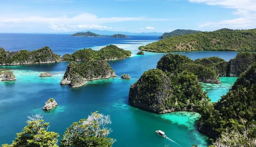 Komodo & Raja Ampat Liveaboard Tour with Flights 7D6N from Bali
