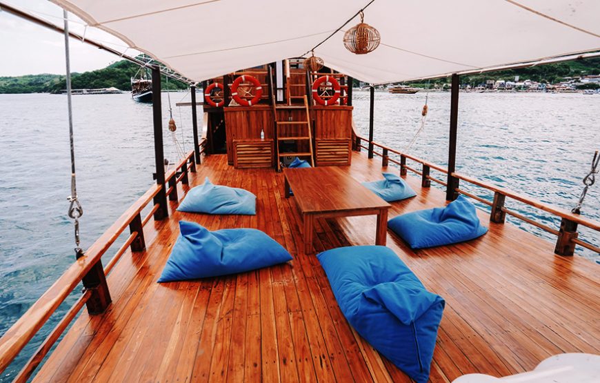 UXURY PHINISI 8 – KOMODO LIVEABOARD, FROM BALI