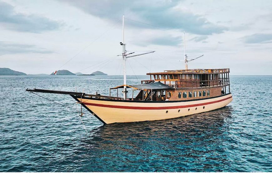 LUXURY PHINISI 5  – KOMODO LIVEABOARD, FROM BALI