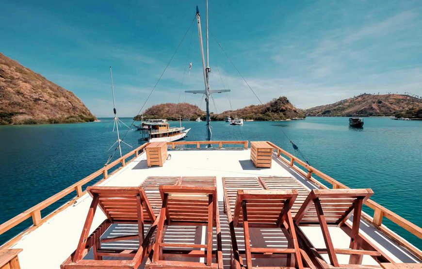 MEDIUM PHINISI 1 – KOMODO LIVEABOARD, FROM BALI