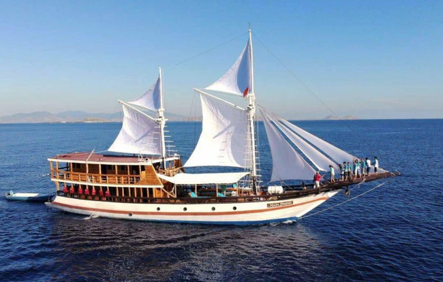 LUXURY PHINISI 2 – KOMODO LIVEABOARD, FROM BALI