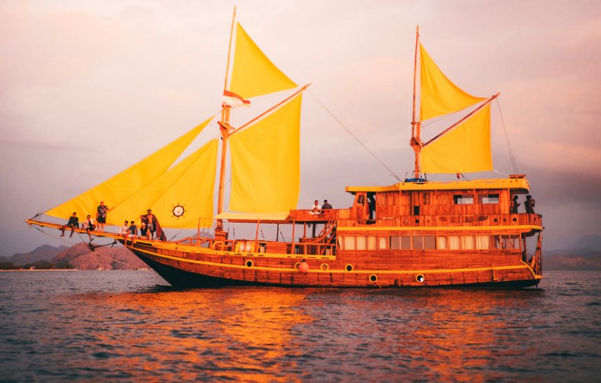 LUXURY PHINISI 6 – KOMODO LIVEABOARD, FROM BALI