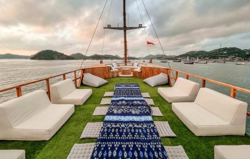 LUXURY PHINISI 10 – KOMODO LIVEABOARD,FROM BALI