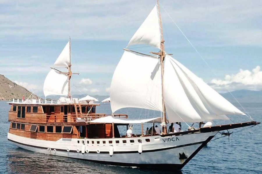 Komodo Island Tour Package Price Liveaboard 3 Days 2 Nights From Bali Island